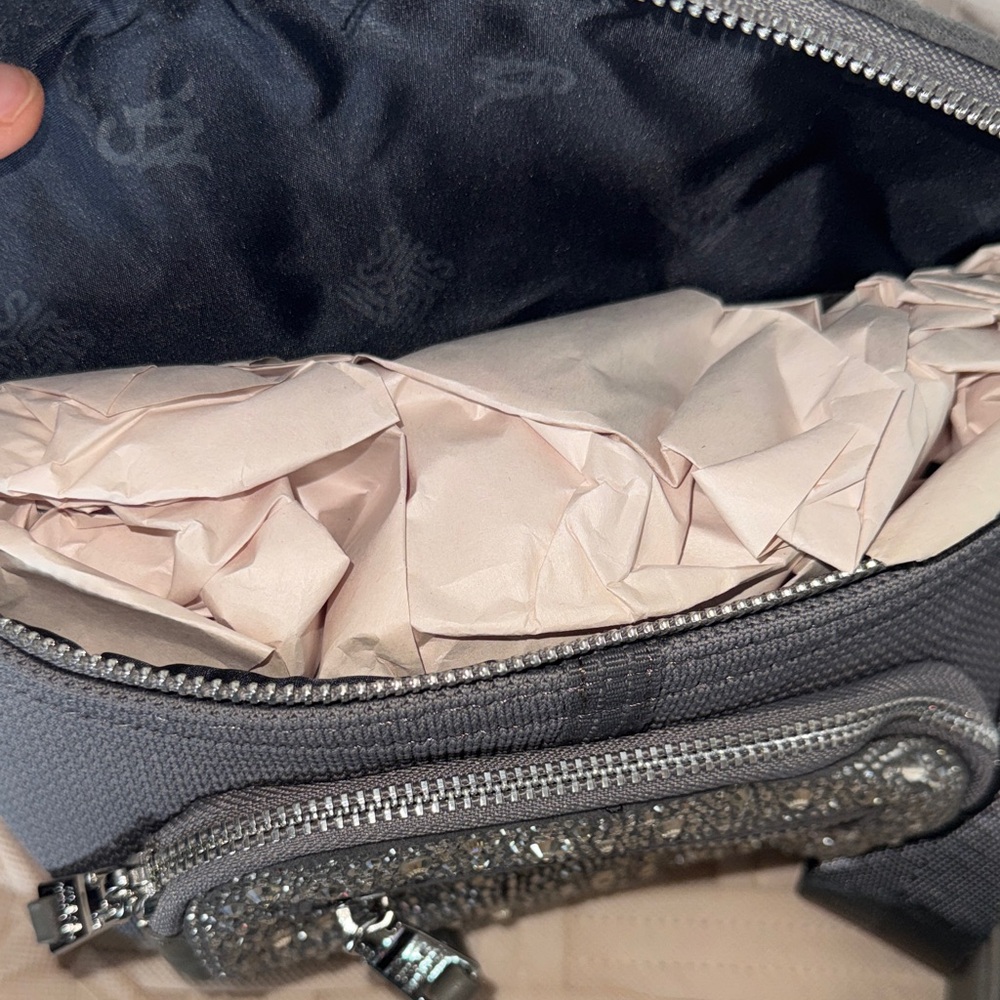 Gray Sparkle Crossbody Belt Bag - Picture 10 of 12